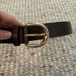 Brown and gold women’s bet